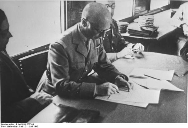 Compiègne, 21. Juni 1940. General Huntzinger beim Waffenstillstand/Unterzeichnen.